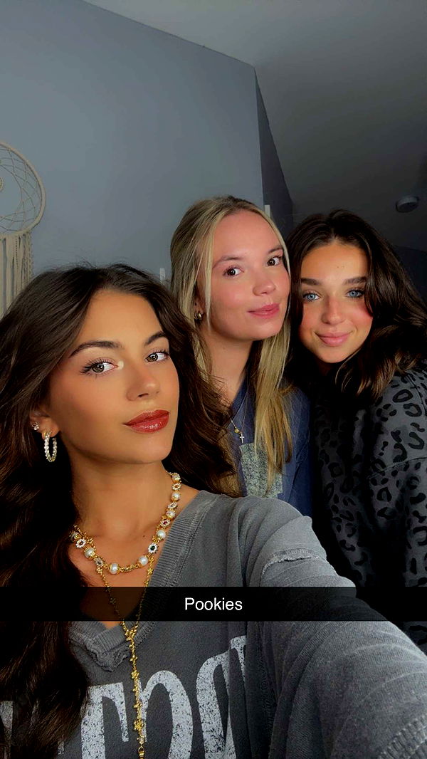 mia_sweitz image ~ Altpins