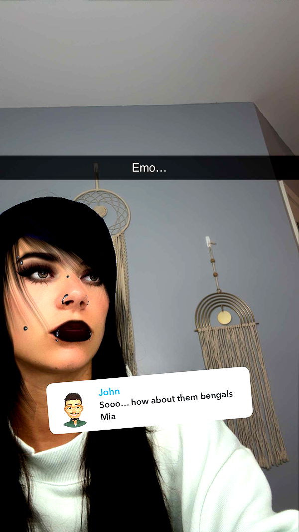 mia_sweitz image ~ Altpins