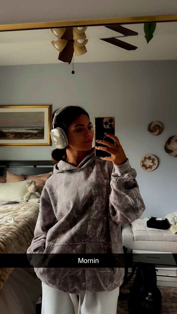 mia_sweitz image ~ Altpins