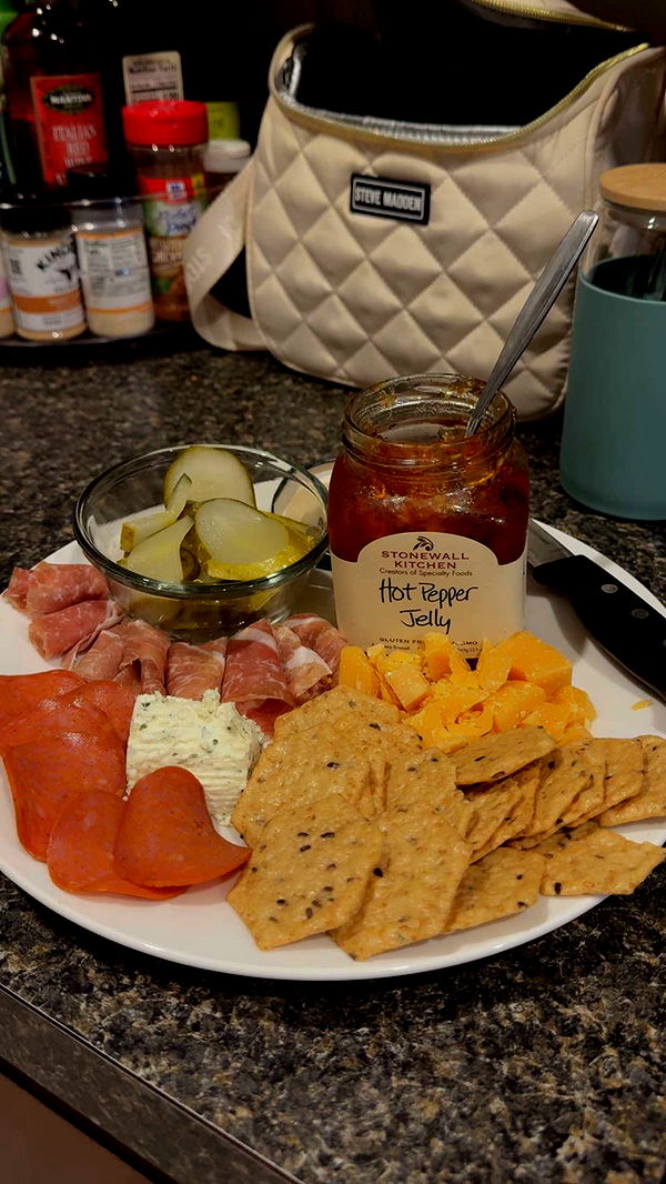 mia_sweitz image ~ Altpins