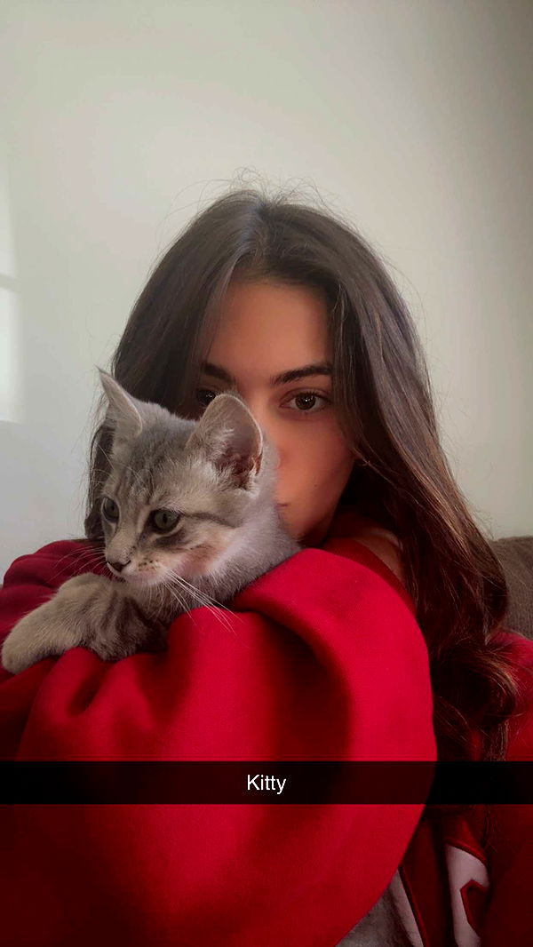 mia_sweitz image ~ Altpins