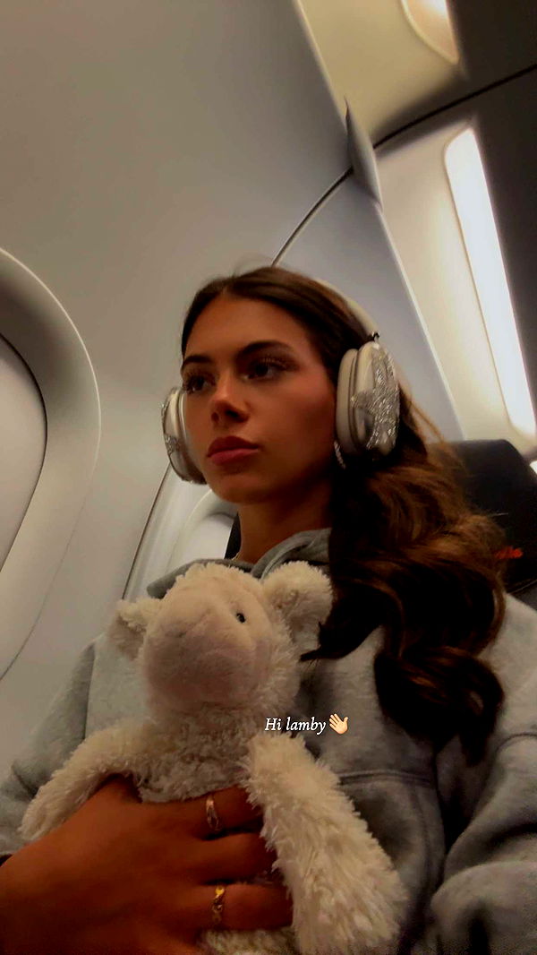 mia_sweitz image ~ Altpins