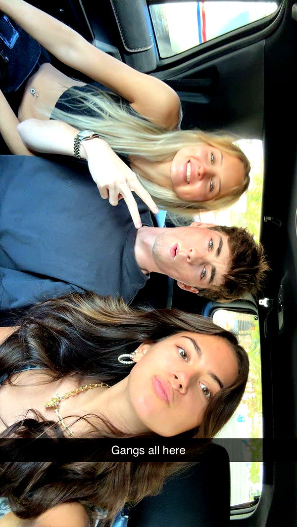 mia_sweitz image ~ Altpins