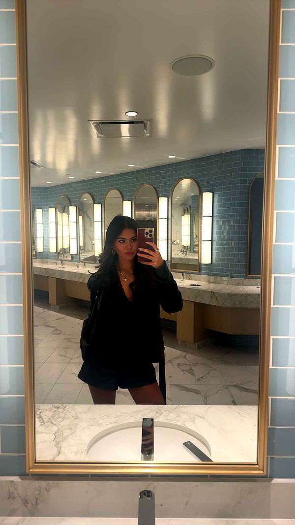 mia_sweitz image ~ Altpins