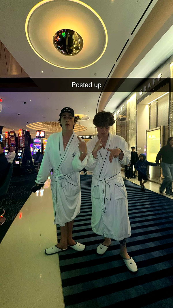 mia_sweitz image ~ Altpins