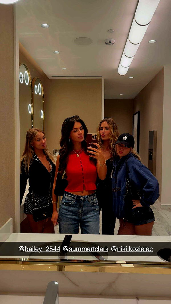 mia_sweitz image ~ Altpins