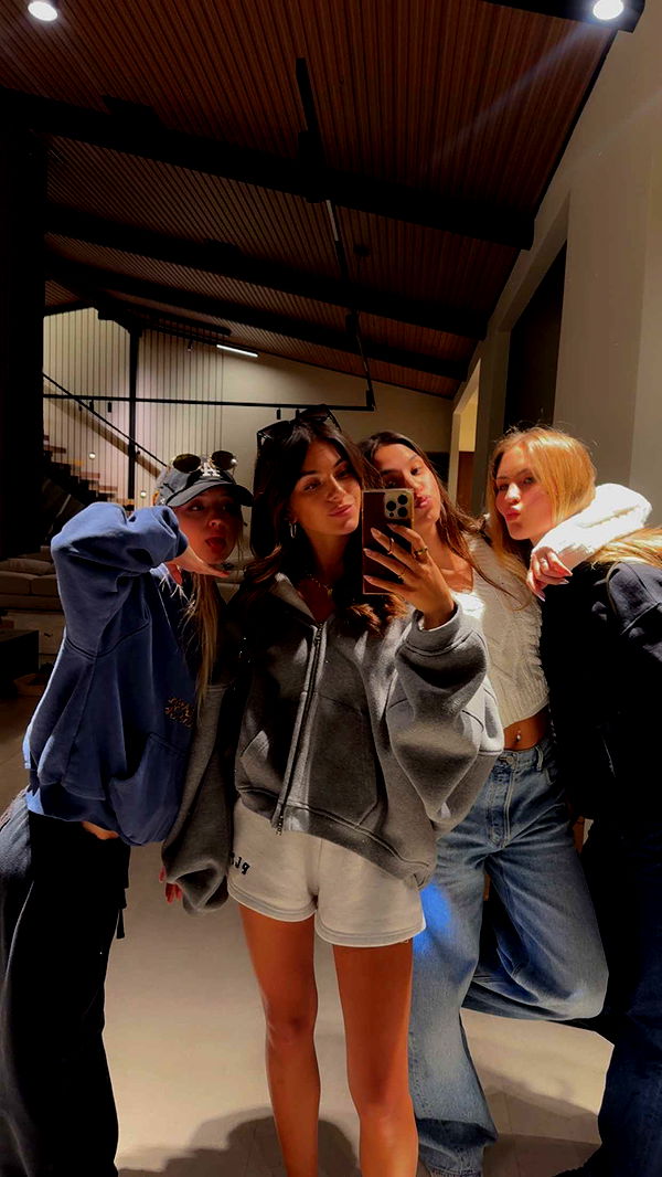 mia_sweitz image ~ Altpins