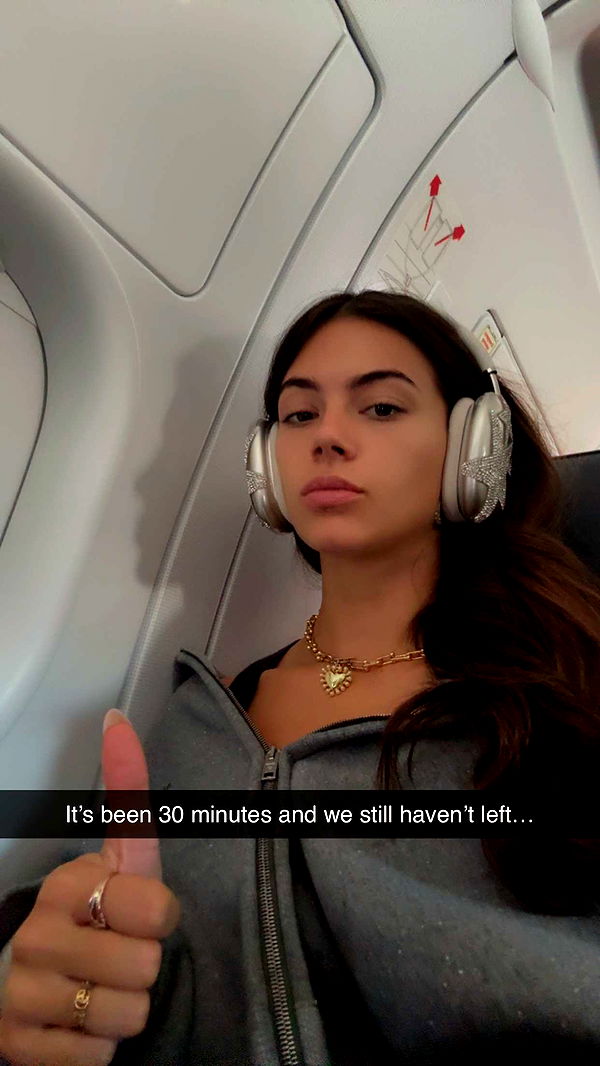 mia_sweitz image ~ Altpins