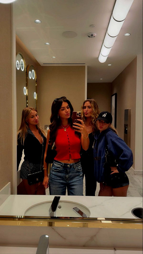 mia_sweitz image ~ Altpins