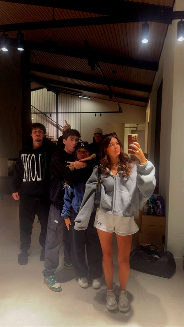 mia_sweitz image ~ Altpins