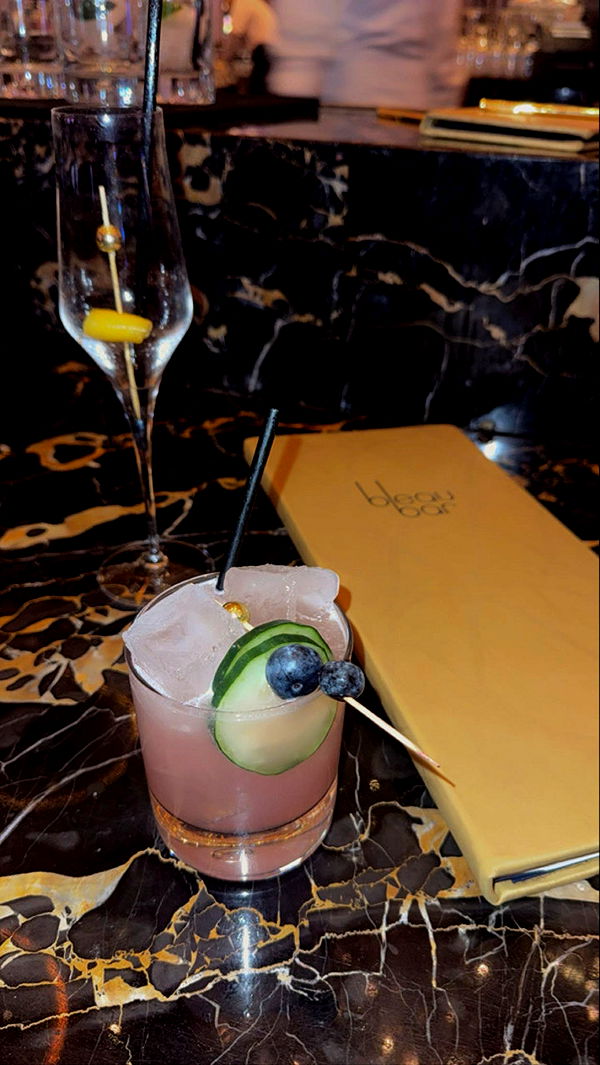 mia_sweitz image ~ Altpins