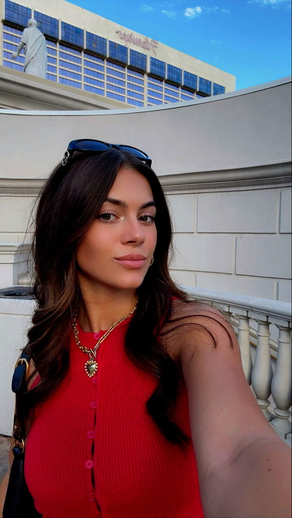 mia_sweitz image ~ Altpins