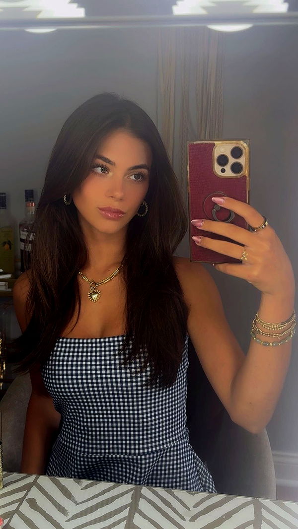 mia_sweitz image ~ Altpins