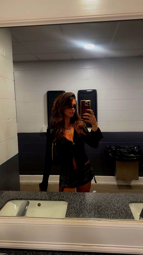 mia_sweitz image ~ Altpins