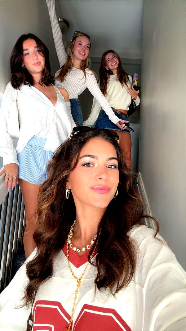 mia_sweitz image ~ Altpins