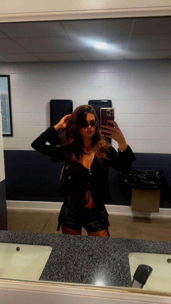 mia_sweitz image ~ Altpins