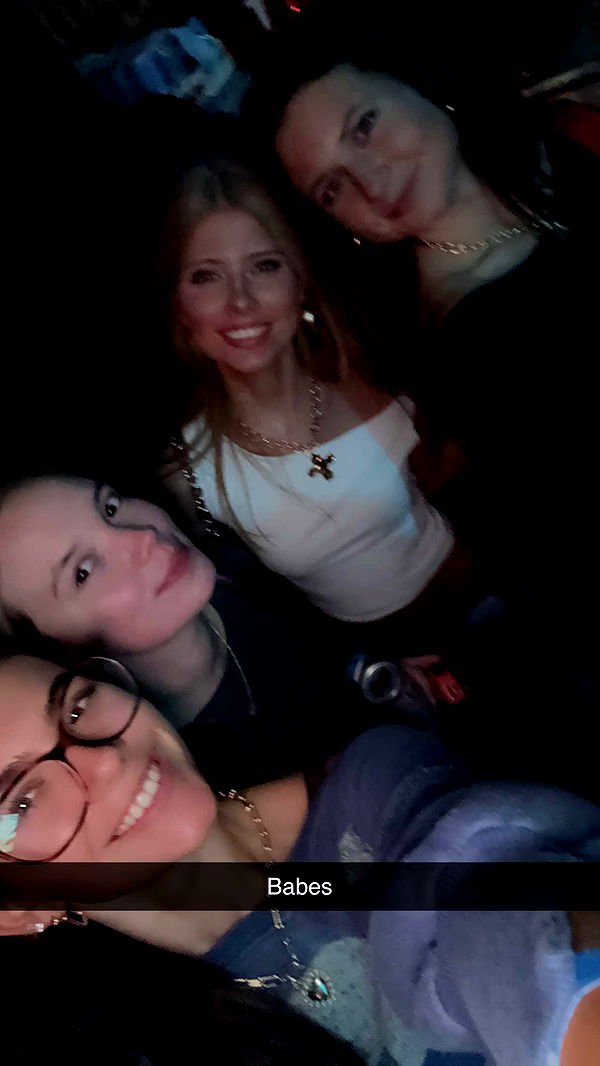 mia_sweitz image ~ Altpins