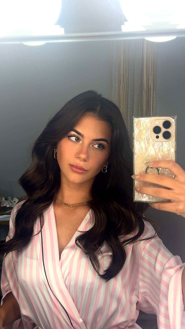 mia_sweitz image ~ Altpins