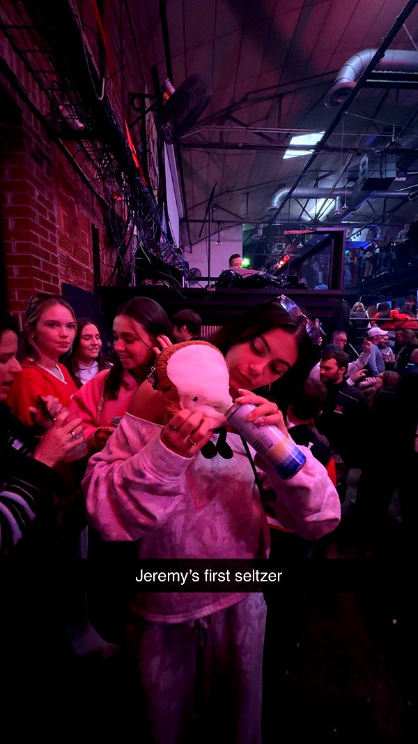 mia_sweitz image ~ Altpins