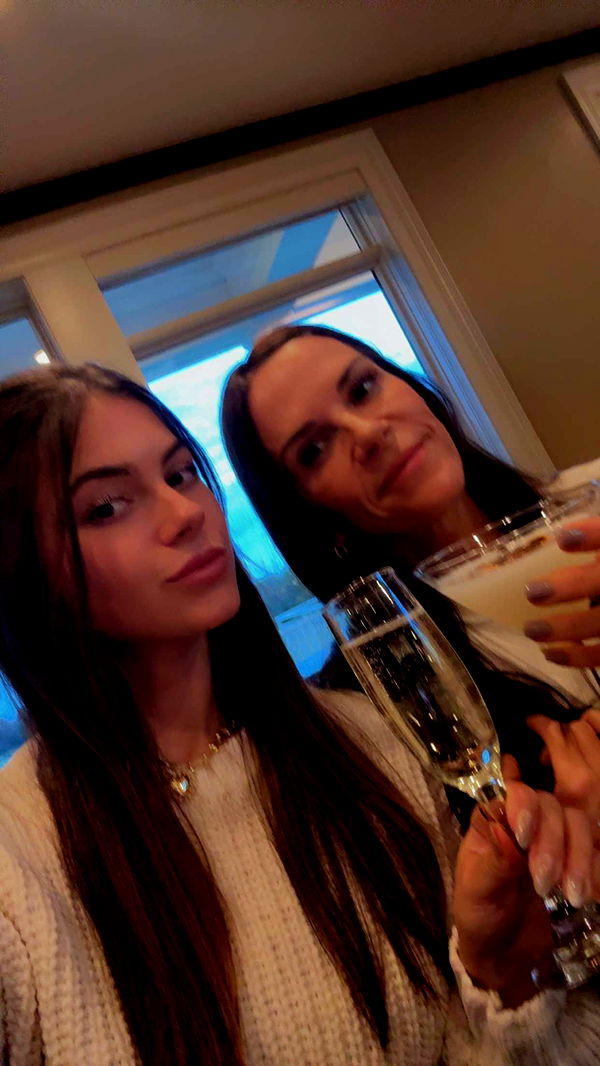 mia_sweitz image ~ Altpins