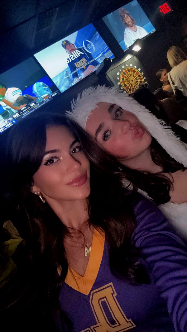 mia_sweitz image ~ Altpins