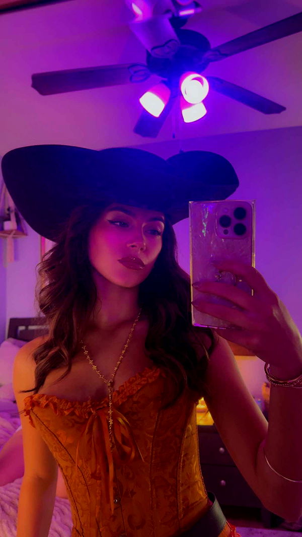 mia_sweitz image ~ Altpins