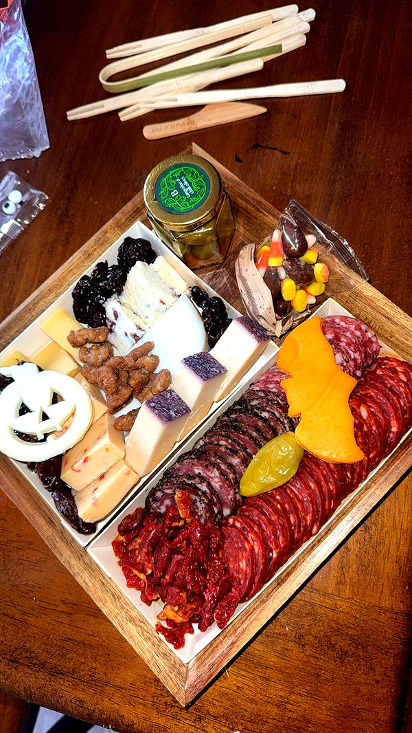 mia_sweitz image ~ Altpins