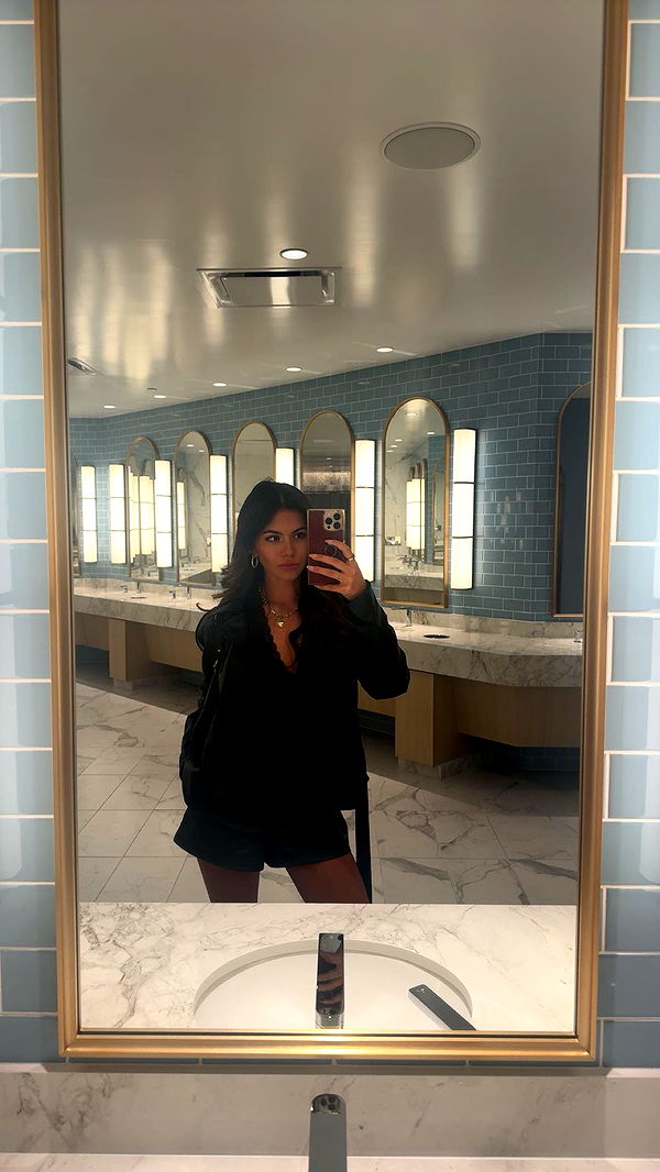 mia_sweitz image ~ Altpins