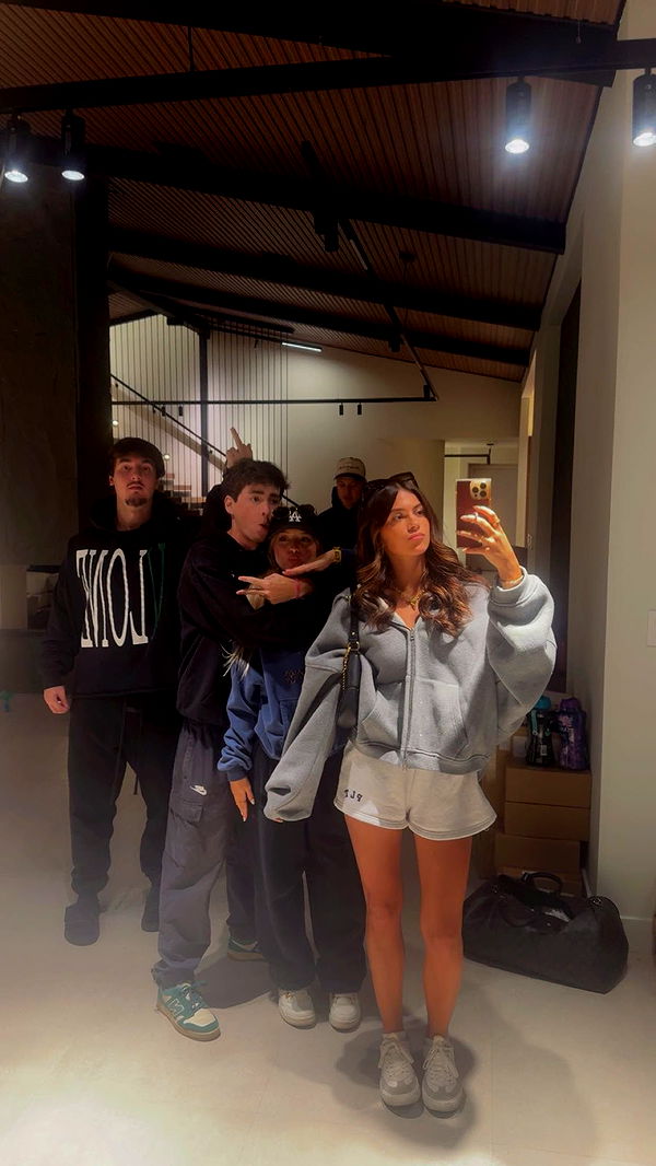 mia_sweitz image ~ Altpins