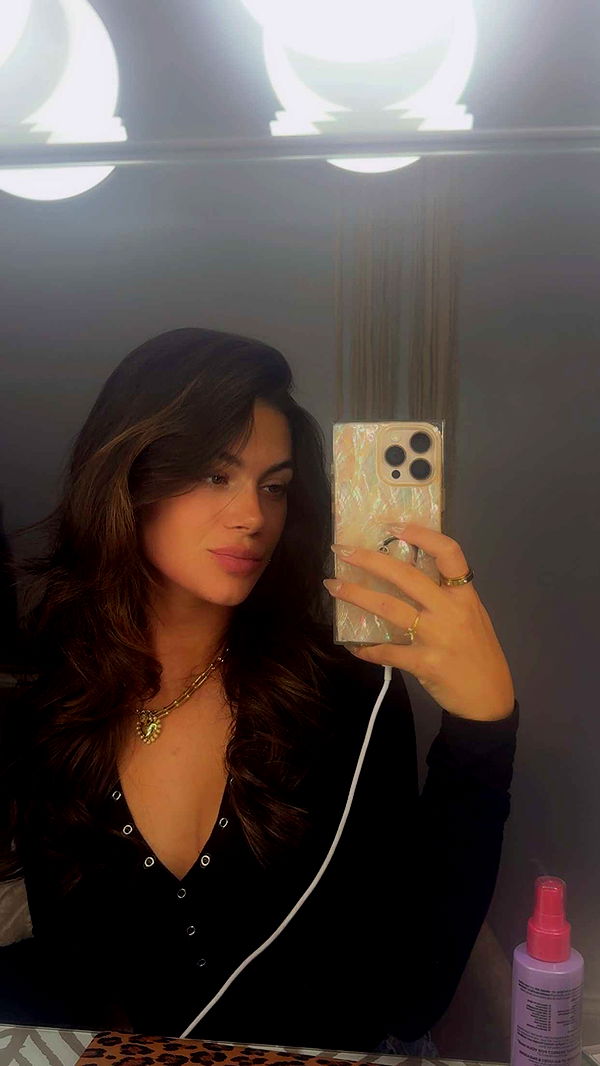 mia_sweitz image ~ Altpins