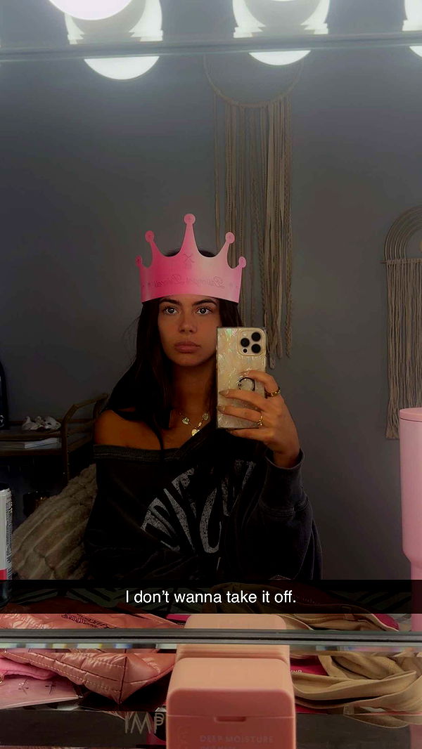 mia_sweitz image ~ Altpins