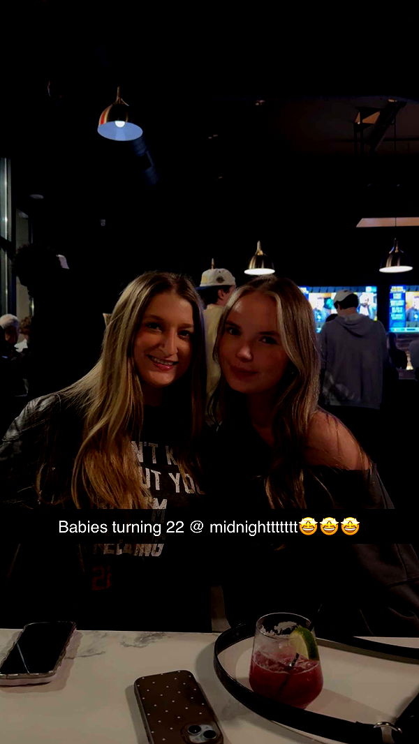 mia_sweitz image ~ Altpins