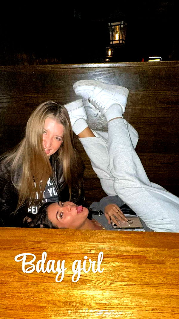 mia_sweitz image ~ Altpins