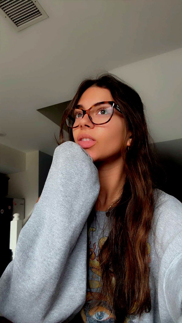 mia_sweitz image ~ Altpins