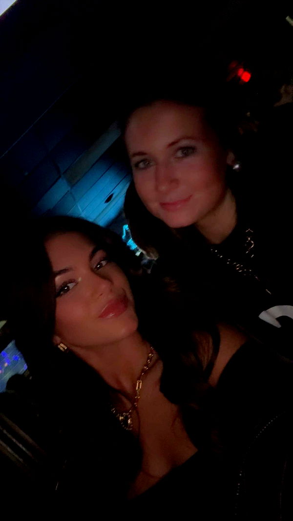 mia_sweitz image ~ Altpins