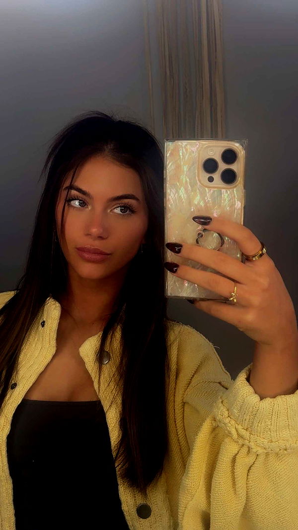 mia_sweitz image ~ Altpins