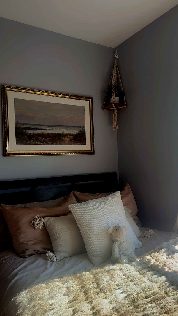 mia_sweitz image ~ Altpins