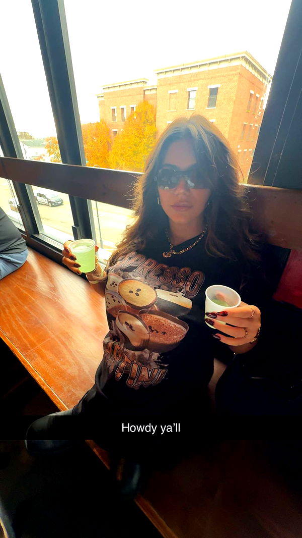 mia_sweitz image ~ Altpins