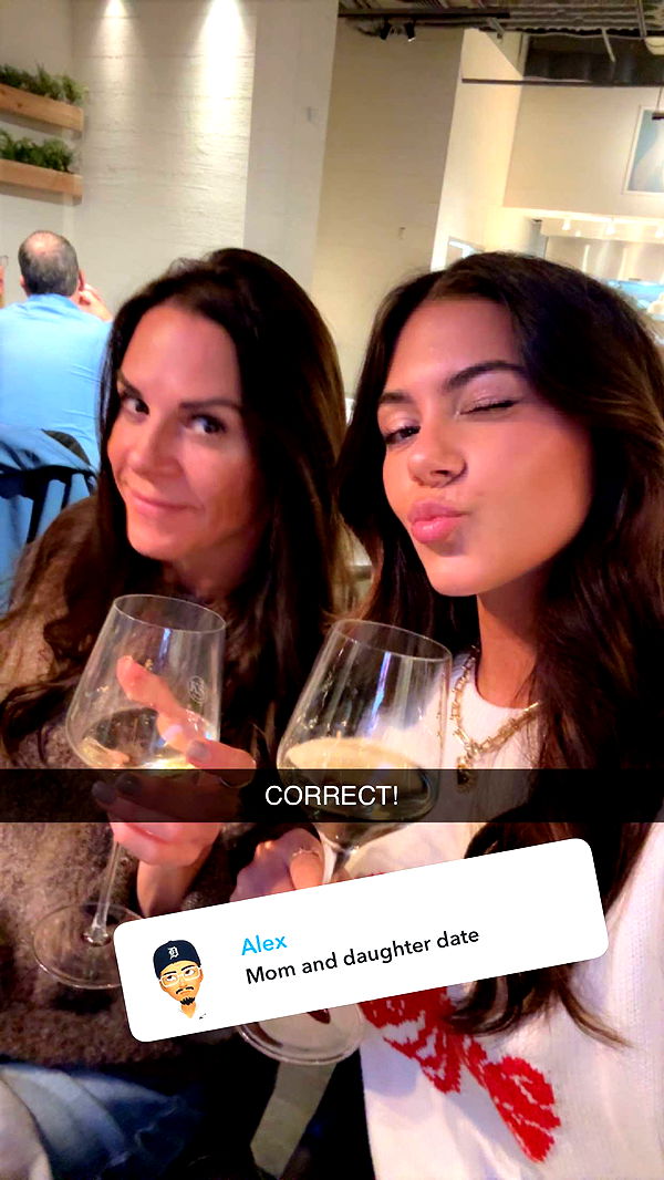 mia_sweitz image ~ Altpins