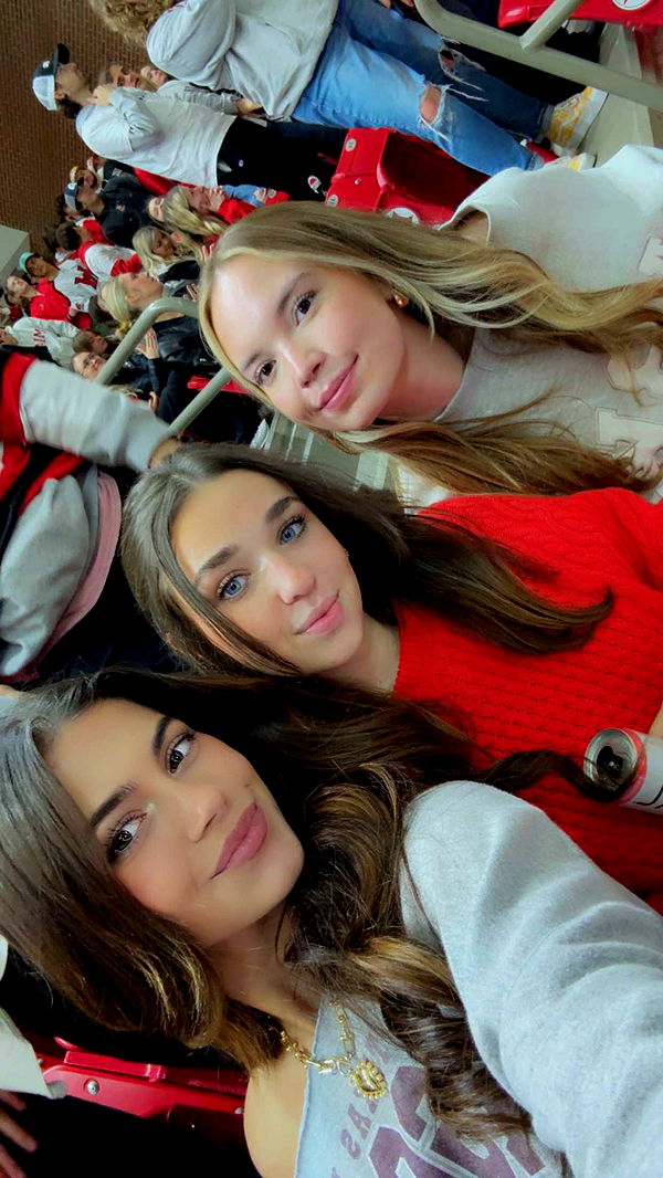 mia_sweitz image ~ Altpins