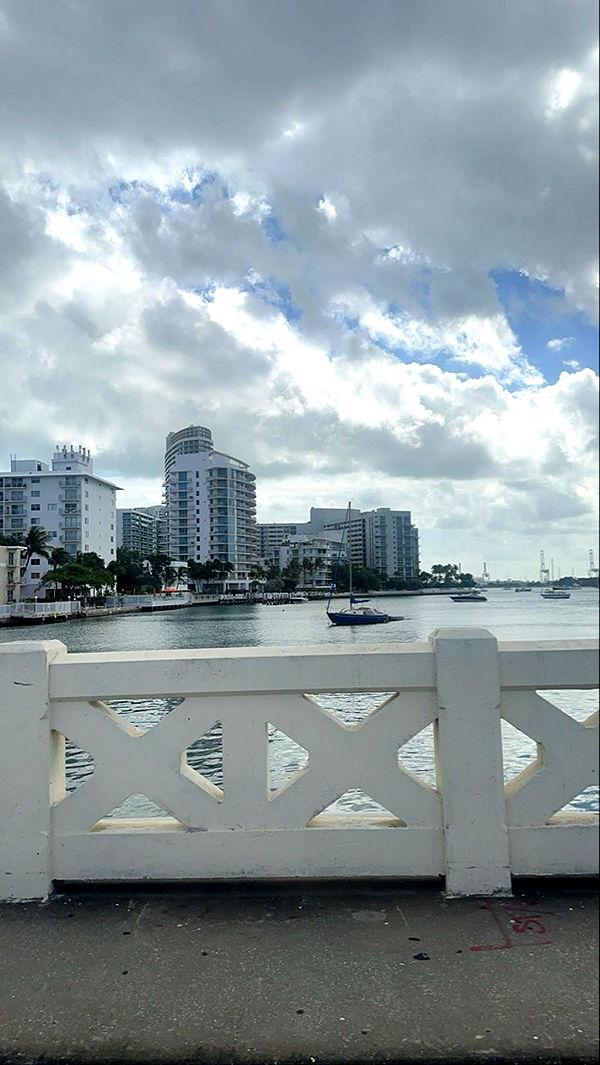 miahuffmann image ~ Altpins