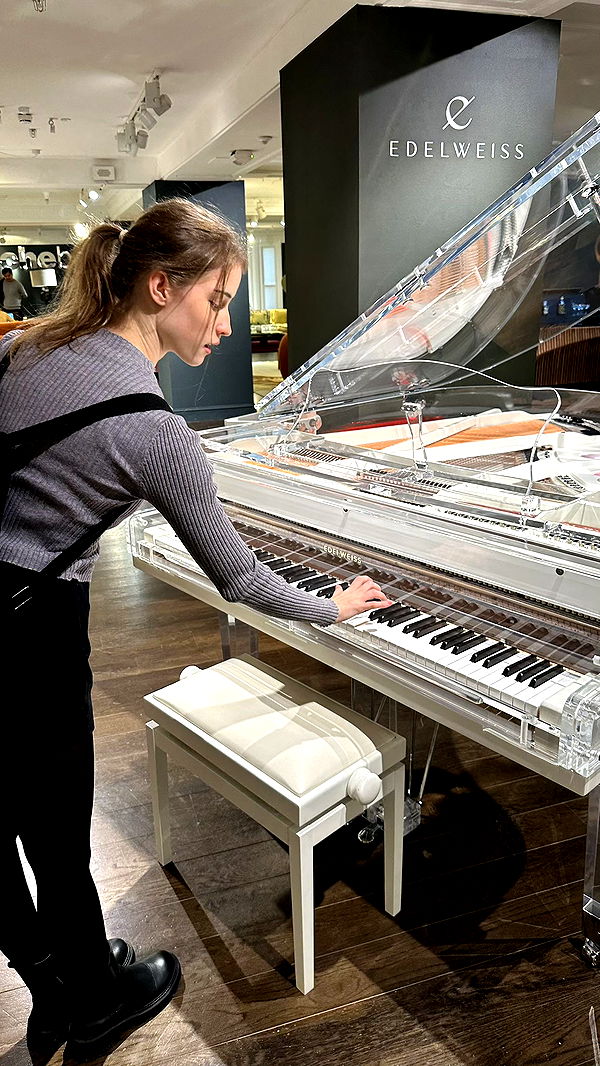 mira.0004 image ~ Altpins