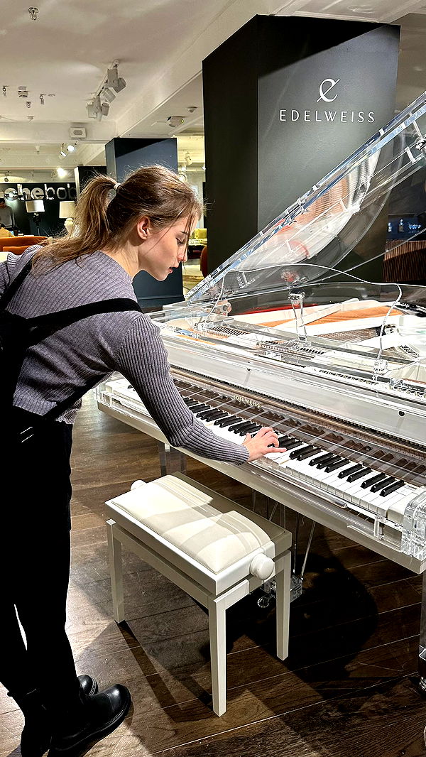 mira.0004 image ~ Altpins