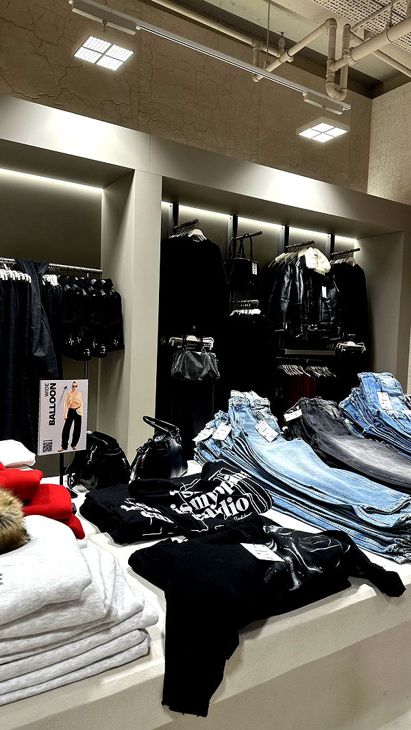 mira.0004 image ~ Altpins