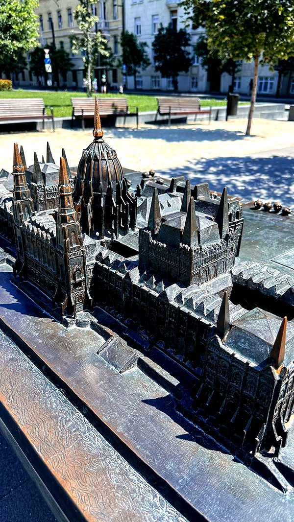 mira.0004 image ~ Altpins