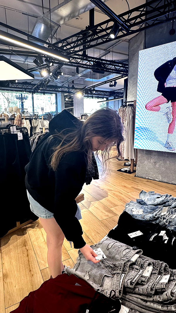 mira.0004 image ~ Altpins