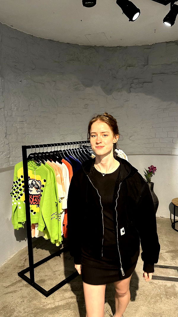 mira.0004 image ~ Altpins