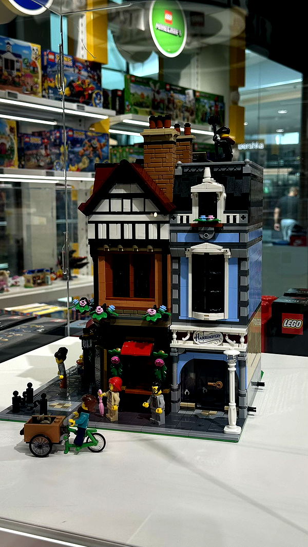 mira.0004 image ~ Altpins