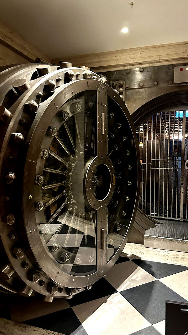 mira.0004 image ~ Altpins