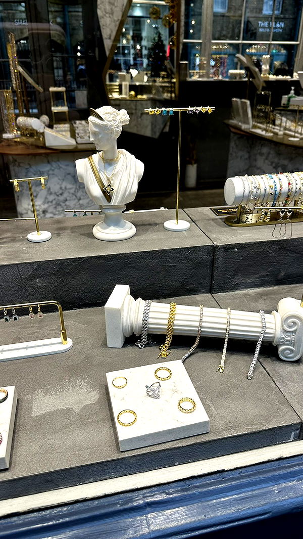 mira.0004 image ~ Altpins